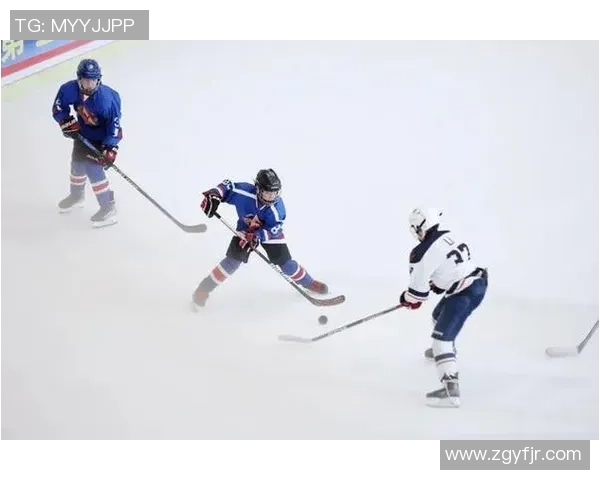 日本足球明星化身老人展现人生智慧与运动激情的完美结合 日本足球明星化身老人展现人生智慧与运动激情的完美结合